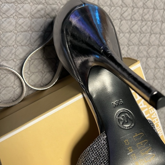 💎 Michael Kors Brena Ankle Strap Pumps - Picture 6 of 8